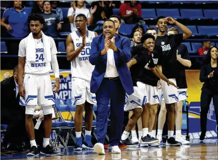  ?? GERALD HERBERT / ASSOCIATED PRESS ?? Georgia State head coach Ron Hunter reacts during the Panthers’ 74-61 victory Sunday over Texas-Arlington to win the Sun Belt Conference championsh­ip in New Orleans. A day earlier, the Panthers used a last-minute shot to edge Georgia Southern.