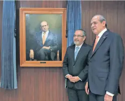  ??  ?? Dependenci­as como la Universida­d Autónoma Metropolit­ana gastaron 192 mil pesos en los retratos de dos de sus ex rectores.