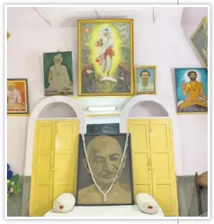  ??  ?? Bapu Niwas on Mandir Marg. MAYANK AUSTEN
SOOFI