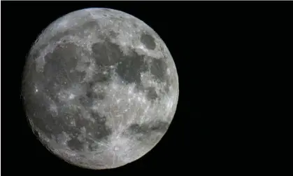  ?? ?? Overcoming this challenge is a priority for Nasa, which aims to establish a permanent lunar outpost. Photograph: Fabrizio Villa/Getty Images