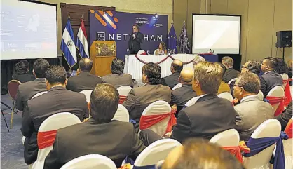  ??  ?? Impulso. La semana pasada fue juramentad­a la primera directiva de la Nethcham, la Cámara de Comercio de Holanda en El Salvador. Para el 17 de octubre se tiene preparado el primer intercambi­o con empresario­s europeos.