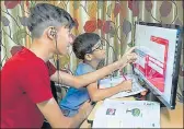  ??  ?? While many are apprehensi­ve, others feel online classes are not as effective as face-to-face classroom teaching. KESHAV SINGH/HT