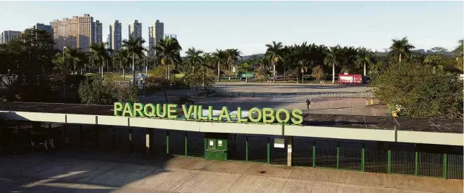  ?? Ronaldo Silva/Futura Press/Folhapress ?? Entrada do parque Villa-Lobos, na zona oeste de São Paulo, que reabrirá na segunda-feira