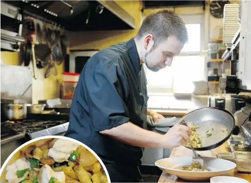  ?? JULIE OLIVER/OTTAWACITI­ZEN ?? Kyle Mortimer-Proulx, chef de cuisine at ZenKitchen on Somerset Street, prepares pasta with tofu ricotta, sweet peas, mint, mushrooms and preserved lemon (inset).