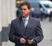  ?? Foto Daniel Leal AFP ?? Avstralski računalnič­ar Craig Wright trdi, da je Satoši Nakamoto, ustvarjale­c bitcoina.