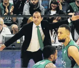  ?? FOTO: PEP MORATA ?? Duran dando instruccio­nes en el partido del domingo ante el ‘Fuenla’