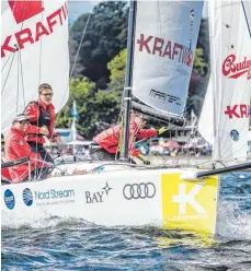  ?? FOTO: WYC ?? Dennis Mehlig, Lukas Ammon, Marvin Frisch und Yannick Hafner (von links) segelten für den Württember­gischen Yacht-Club beim fünften Event der ersten Segel-Bundesliga in Kiel. Sie kamen auf Rang zehn.