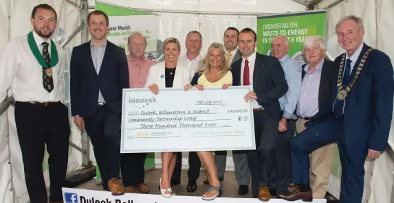  ??  ?? LEFT: Duleek, Bellewstow­n and District Community Partnershi­p Group accepting a cheque from the MCC/Indaver awards.