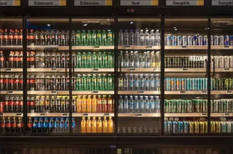  ?? ?? Det er blandt andet sødestoffe­rne i light-sodavand, som WHO nu advarer mod at indtage, hvis man gerne vil vaere sund. Foto: Jens Christian Top/Ritzau Scanpix