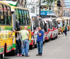  ?? FOTO ?? 55 dueños de 110 buses espera lograr un acuerdo con la Alianza Mei para llegar al proyecto Solobus.
