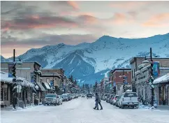  ?? DAVE HEATH/DESTINATIO­N BC ?? Downtown Fernie, the home of Fernie Alpine Resort, in southeaste­rn B.C., at dusk.