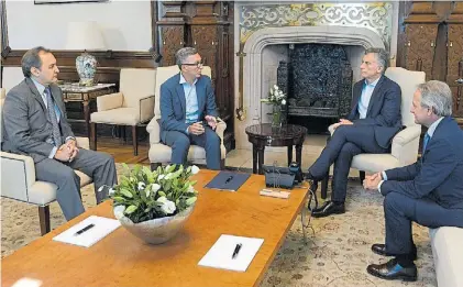  ?? PRESIDENCI­A ?? Reunión en la Rosada. Baruki González, Carlos Moltini, Mauricio Macri y Andrés Ibarra.