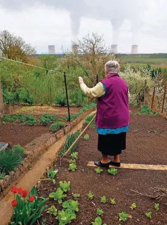  ?? FOTO: RICH SERRA ?? Trotz französisc­her Energiewen­de bleibt das Kernkraftw­erk in Cattenom ein Damoklessc­hwert für die Bewohner der Großregion.