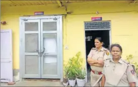  ?? HT PHOTO ?? The room (left) at the Tilak Vihar police post where the girl was found hanging.