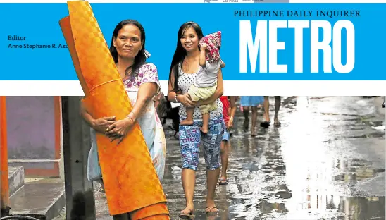  ?? —MARIANNE BERMUDEZ ?? SHELTER FROM THE STORM Residents of Isla Puting Bato in Tondo, Manila are herded to safety in preparatio­n for the onslaught of Typhoon “Tisoy.”