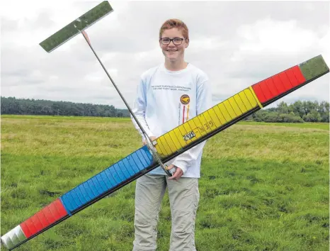  ?? FOTO: JONAS SCHULER ?? Der 15-jährige Nils Finke aus Mengen ist zweifacher deutscher Meister in der Disziplin Freiflug.