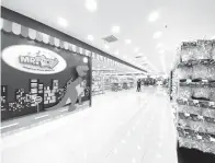  ??  ?? SERONOK: Terletak di NU Sentral, konsep ‘kedai-dalam-kedai’ ini menjanjika­n satu pengalaman membeli-belah baharu buat para pelanggan.