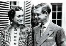  ??  ?? Für US-Schauspiel­erin Wallis Simpson dankte Edward VIII. ab