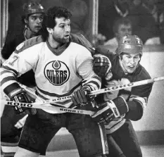  ?? THE CANADIAN PRESS FILES ?? Dave Semenko, left, has died after a battle with cancer. He was 59.