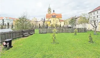  ?? Klášterní zahrada ve své dosavadní podobě. FOTO ARCHIV RADNICE ?? Současnost.