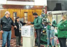 ?? ?? Los sorteos de los premios y las canastas tuvieron lugar en la sede de Rodríguez 60.
