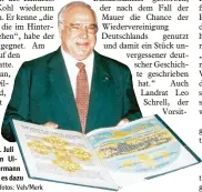  ?? Archivfoto­s: Veh/Merk ?? Helmut Kohl hat am 15. Juli 1997 in Dillingen den Ul richspreis erhalten. Hermann Stark erinnert sich, wie es dazu kam.