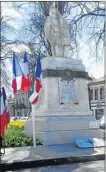  ??  ?? Le monument aux morts de Caussade