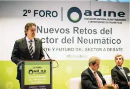  ??  ?? David Moneo, director de Motortec Automechan­ika Madrid, anunció que en la próxima edición de esta feria el neumático ocupará un lugar más destacado.