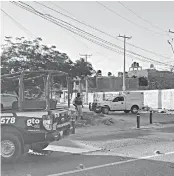  ??  ?? Hallazgo. El cuerpo de un hombre fue abandonado en la colonia Valle de Jerez.