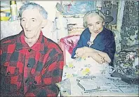  ?? JOAN SMALL/SPECIAL TO THE GUARDIAN ?? Maud and Everett Lewis together inside their small but colourful house.