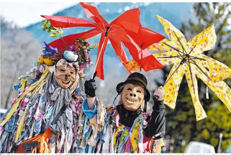  ??  ?? Der Ebenseer Fetzenzug, immateriel­les UNESCO-Kulturerbe, findet morgen, Montag, statt und gilt vor Ort als einer der höchsten Feiertage