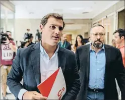  ?? DANI DUCH ?? Albert Rivera y Juan Carlos Girauta ayer en el Congreso