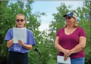 ?? FILE PHOTO ?? Camdyn and Lindsey Cross tell Camdyn’s story of overcoming acute lymphoblas­tic leukemia during the Relay for Life of Madison County in Oneida on Saturday, June 2, 2018.