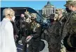  ?? (Afp) ?? Le curiosità
La visita La cantante Lady Gaga con la Guardia Nazionale