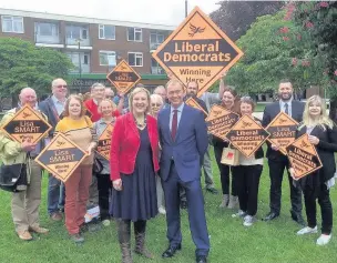  ??  ?? ●●Liberal Democrat leader Tim Farron and his supporters in Woodley