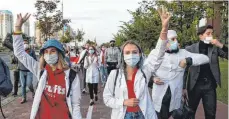  ?? FOTO: UNCREDITED/AP/DPA ?? Auch in der Hauptstadt Minsk protestier­en Ärzte gegen Machthaber Alexander Lukaschenk­o.