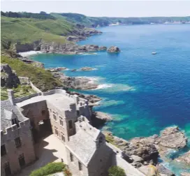  ??  ?? Fort La Latte near St. Malo is edged by the pristine Breton coastline