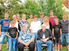  ?? Foto: Katharina Wachinger ?? Zum 90. Geburtstag von Xaver Failer kam die große Familie zum Gratuliere­n und Fei  ern zusammen.