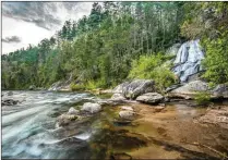  ?? ?? Dick Creek Falls descends 60 feet into the Chattooga River.