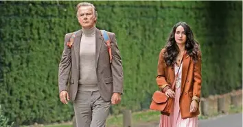  ?? ?? Tony (Franck Dubosc) kennt seine Tochter Maria (Louna Espinosa) praktisch gar nicht.