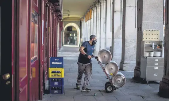  ?? Foto: Manu Fernández/dpa ?? Der Arbeitsmar­kt stellt generell einen der großen Schwachpun­kte der spanischen Wirtschaft dar.