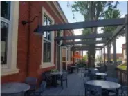  ?? DONNA ROVINS - MEDIANEWS GROUP PHOTO ?? A new wraparound deck provides 1,200 square feet of outdoor space for the new Sly Fox Taphouse in Wyomissing, Berks County.