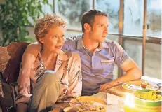  ?? FOTO: SONY ?? Annette Bening als einstiger Filmstar und Jamie Bell als junger Liebhaber in „Film Stars Don’t Die In Liverpool“.