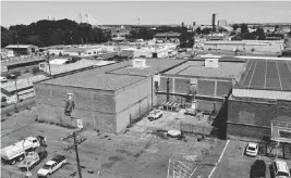  ?? BOB BRAWDY bbrawdy@tricityher­ald.com ?? A section of the old Welch’s Juice plant in downtown Kennewick was planned to be part of a Benton County mental health and recovery facility, but proved too costly to renovate.