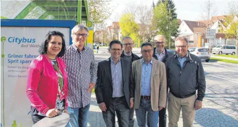  ?? FOTO: WOLFGANG HEYER ?? Setzen sich für die Bleiche ein (von links): Ingrid Wölflingse­der, Thomas Sapper, Michael Scheffold, Michael Warth, Helmut Riga, Christoph Mayer und Hubert Schirmer.