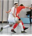  ?? Foto: Walter Brugger ?? Künftig für den TSV Offingen am Ball: Selcuk Yildiz (hier im Trikot des TSV Neusäß bei einem Futsal Turnier im Fe bruar 2017).