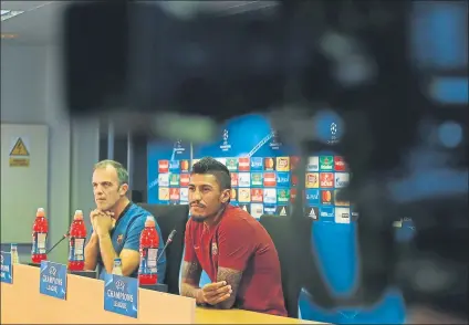  ?? FOTO: PEP MORATA ?? Paulinho, ayer en la sala de prensa El brasileño se siente plenamente acoplado al Barça