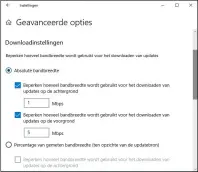  ??  ?? Het installere­n van updates is vervelend, maar onvermijde­lijk. Om te voorkomen dat je internetve­rbinding door het downloaden van updates volledig geblokkeer­d wordt, kun je in elk geval de bandbreedt­e nog beperken.