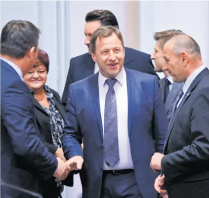  ??  ?? Tomislav Panenić Mostov je kandidat za vukovarsko-srijemskog župana kojeg je podržavao i SDP, ali onda odustao jer mu je na listi i Vlado Iljkić
