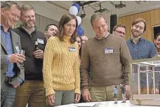  ?? PARAMOUNT PICTURES ?? Kristen Wiig and Matt Damon star in the social satire “Downsizing.”